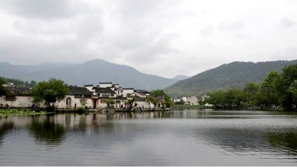 江陰偉吉一年一度的旅游啟程啦