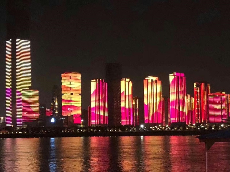 武漢江岸亮化圖片